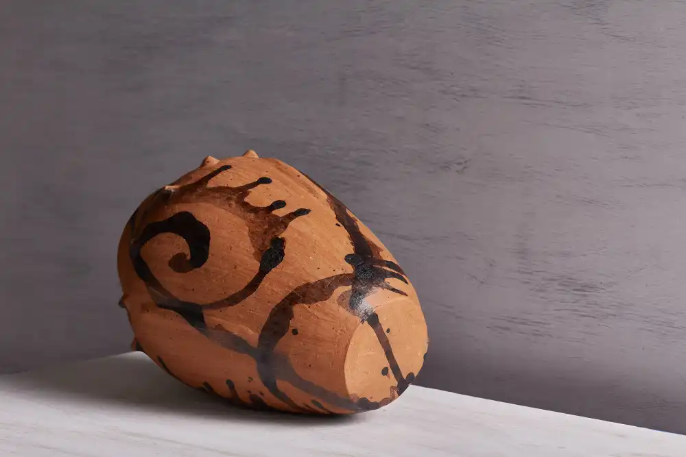 Barro chorreado vase bottom view