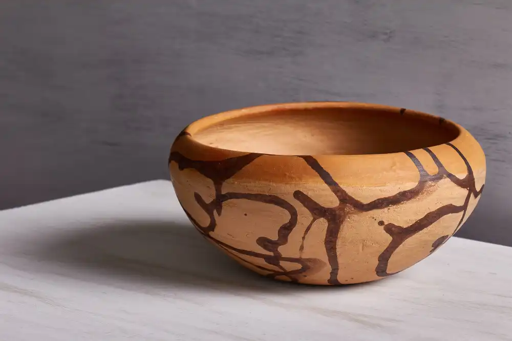 Barro chorreado fruit bowl side view