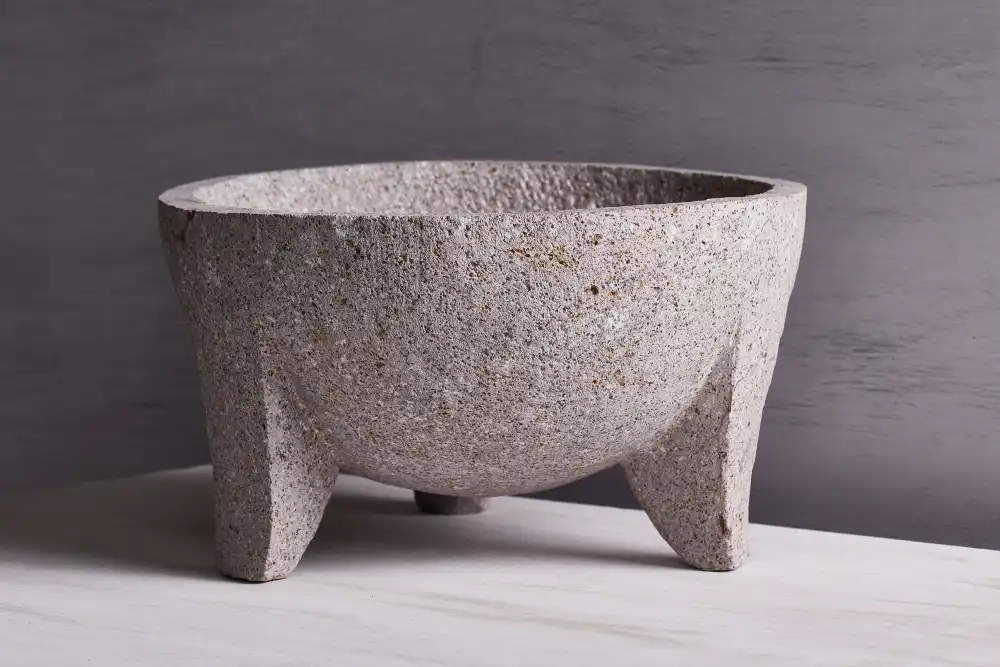 Piedra morada molcajete side view